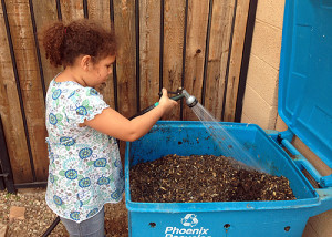Cheap & Easy DIY Compost Bin by ImperfectlyHappy.com